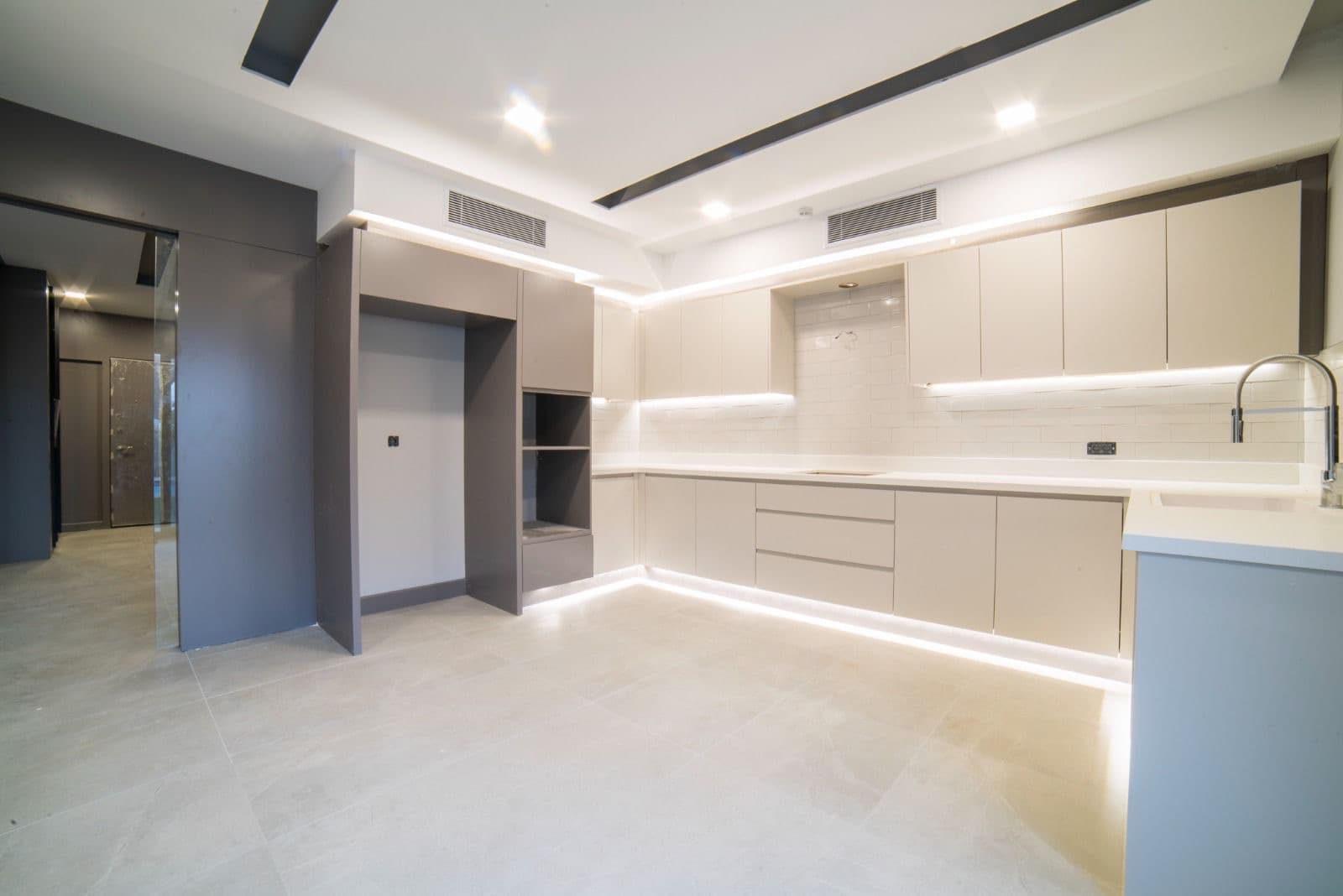 Villa for Rent Indoor Parking with Elevator