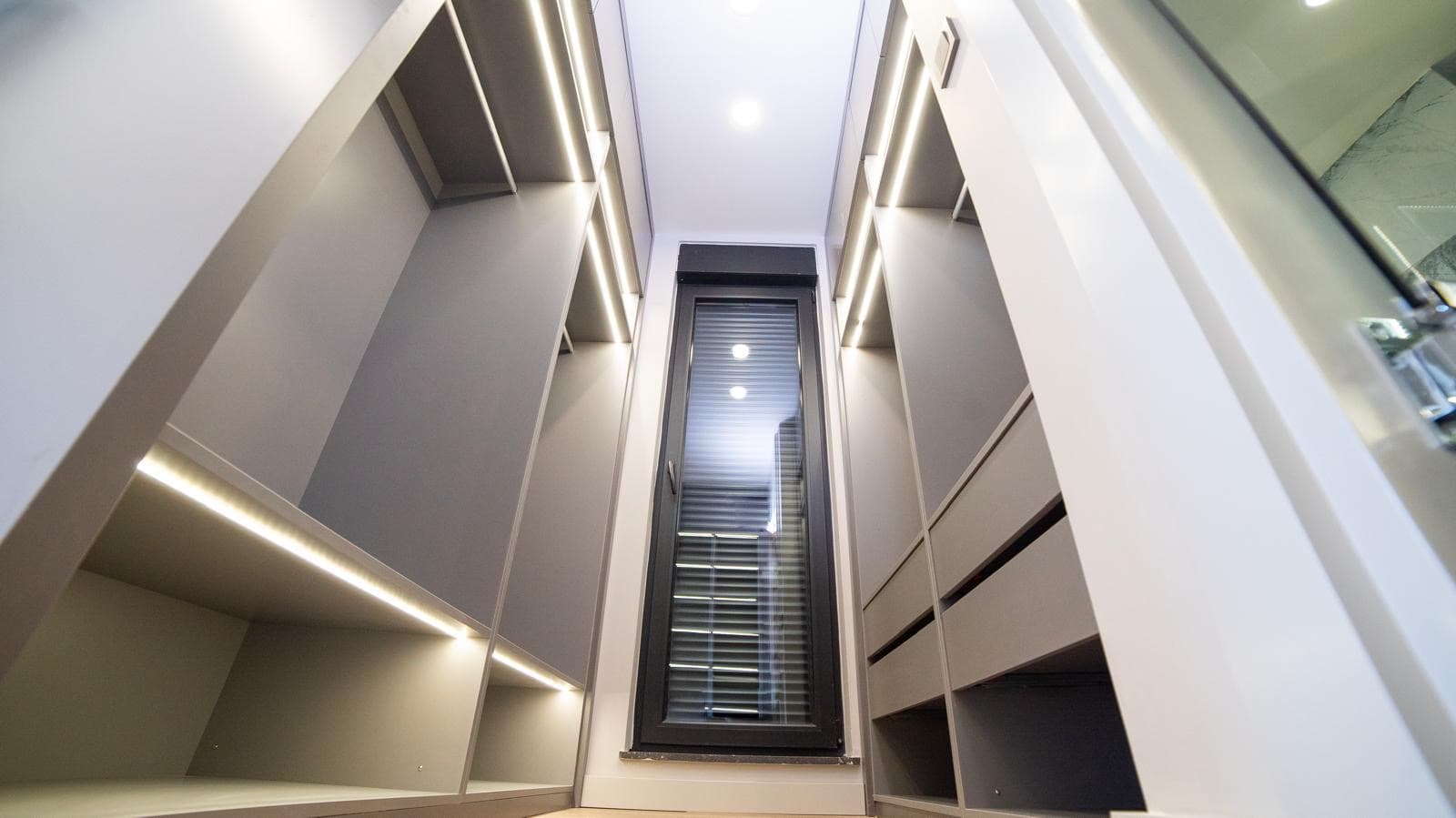 Villa for sale in Konyaalti, in the city center. 