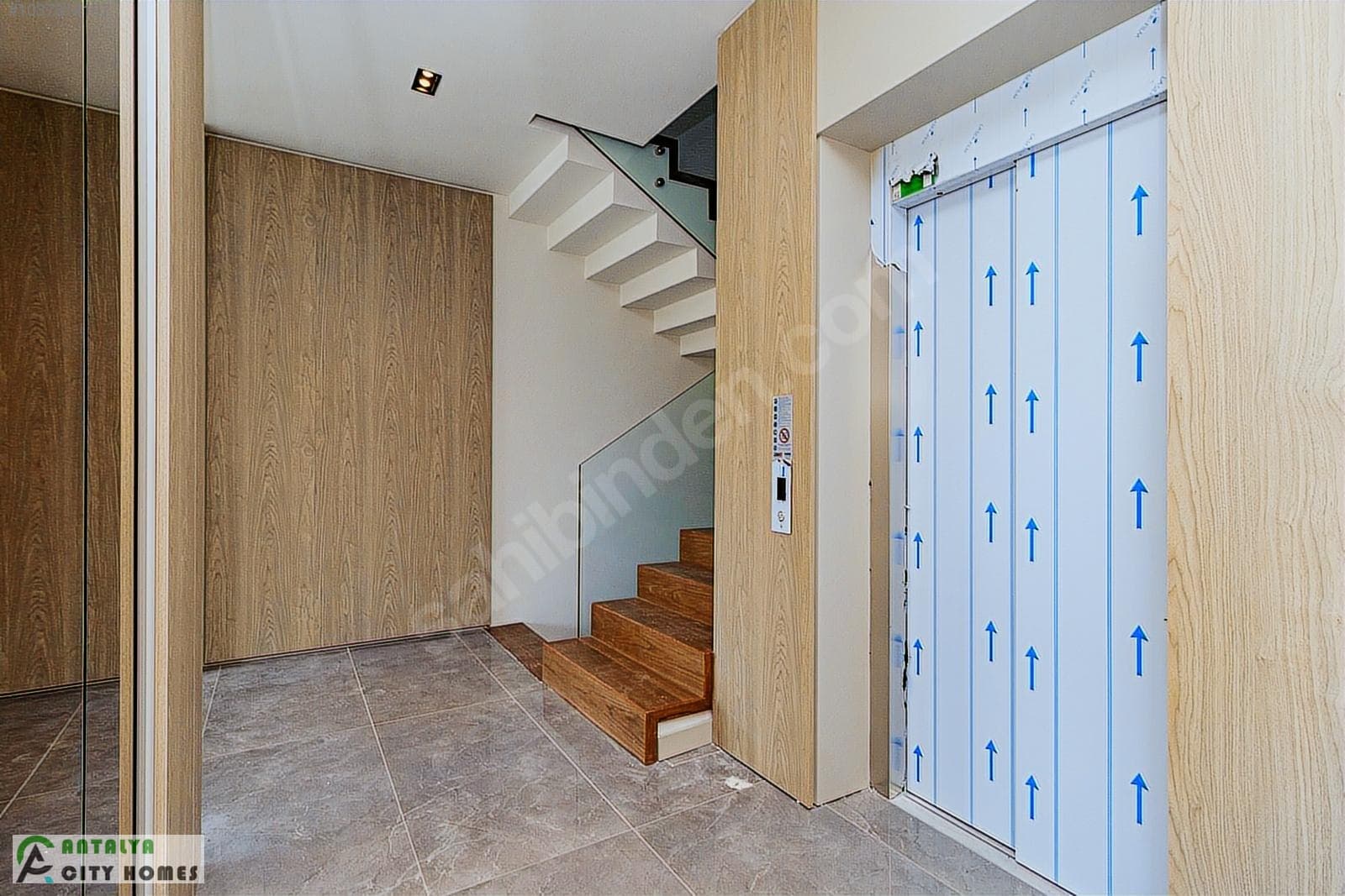 Villa for sale in Konyaalti suitable for citizenship